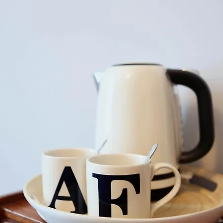 The Dark Horse Pub 3*