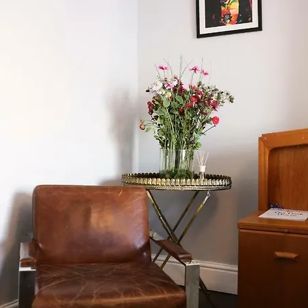 The Dark Horse Pub 布里斯托