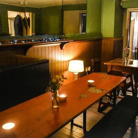 The Dark Horse Pub 3* 브리스틀
