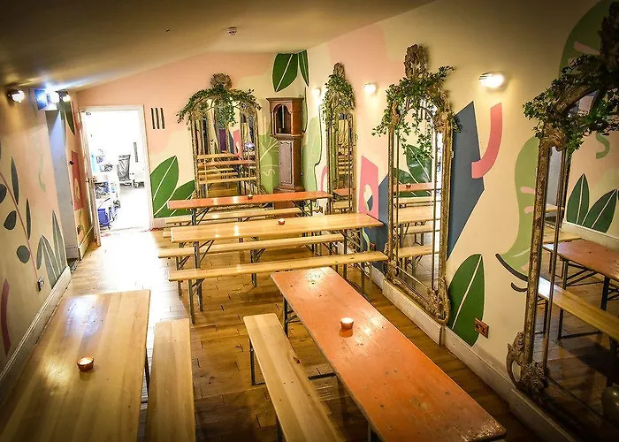 Мініготель The Dark Horse Pub 3*